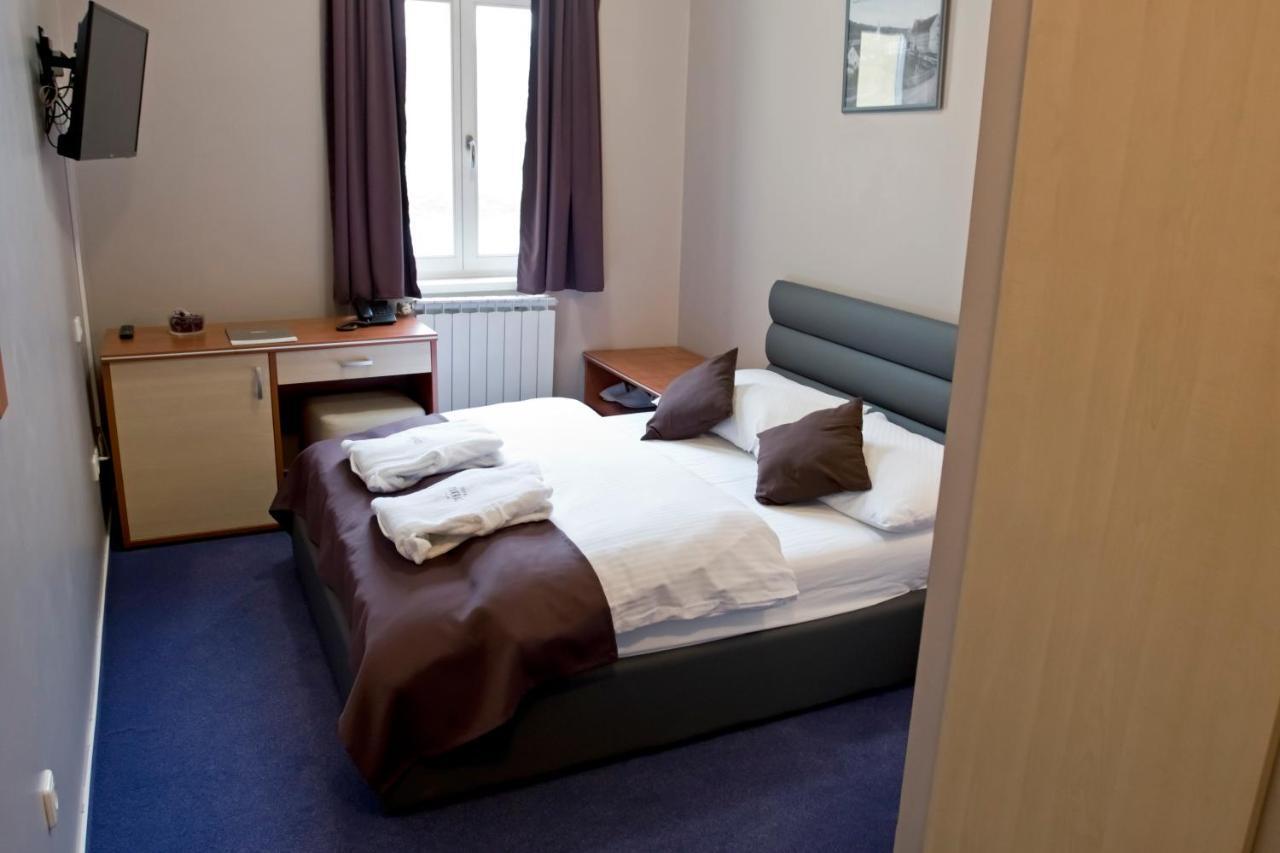 Hotel Pakrac מראה חיצוני תמונה