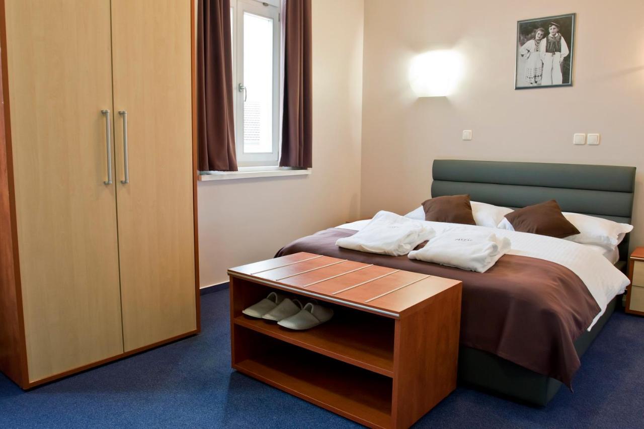 Hotel Pakrac מראה חיצוני תמונה