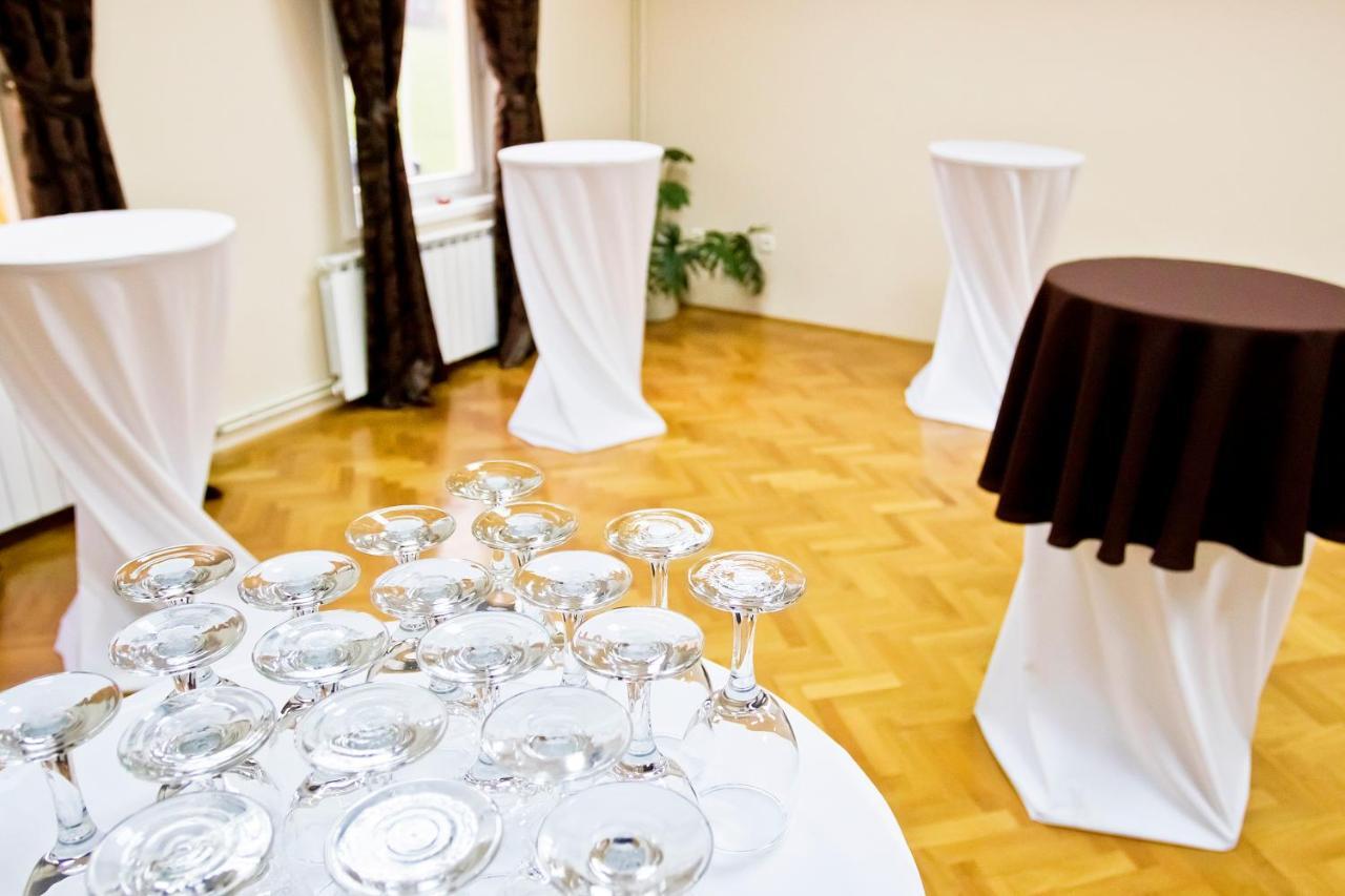 Hotel Pakrac מראה חיצוני תמונה